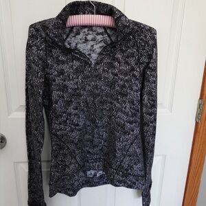 Lululemon Outrun the Elements 1/2 Zip Jacket in a Misted Jacquard Black & White.